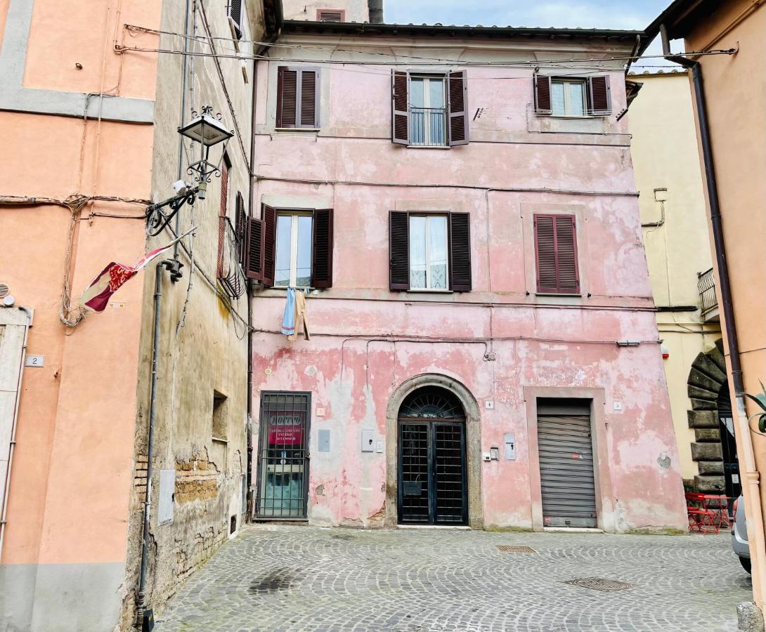 Nepi - Appartamento Centro Storico Duomo Exterior photo